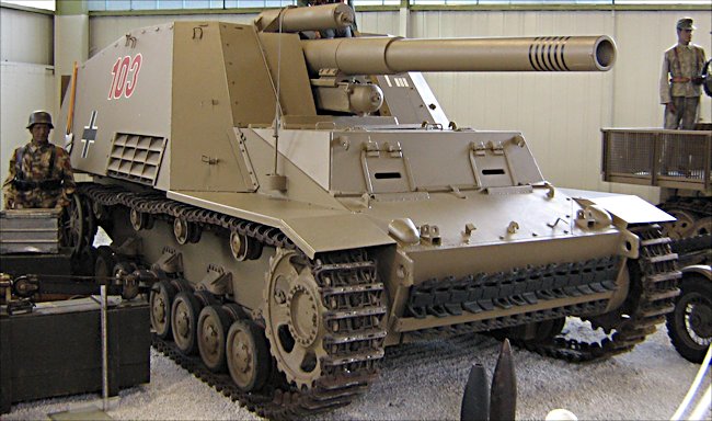 Surviving German Hummel self propelled artillery gun - Restored German Tank Photos