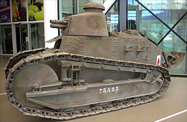 WW1 Renault FT tank fitted with the Puteaux SA 18 cannon 