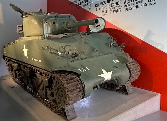 WW2 M4(105) Sherman Tank 105mm howitzer