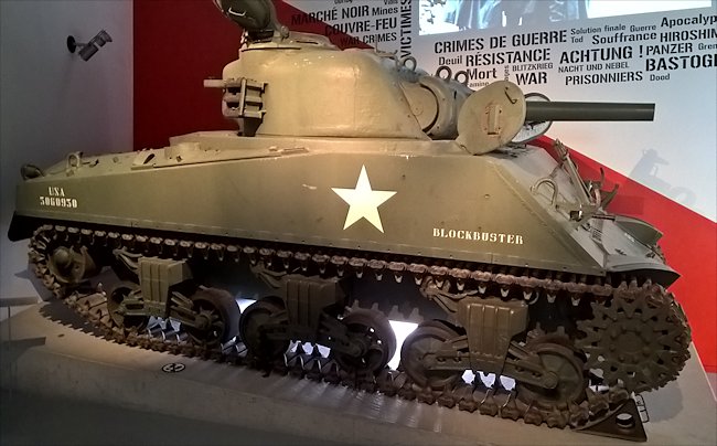 WW2 M4(105) Sherman Tank 105mm howitzer