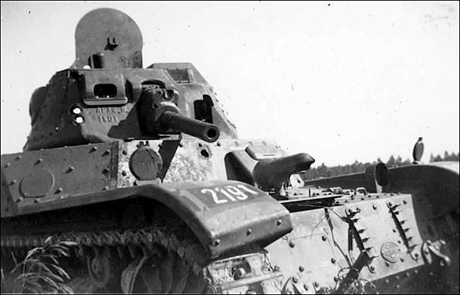 knocked out tank 807 AMC 35 French WW2 medium cavalry Tank ACG1